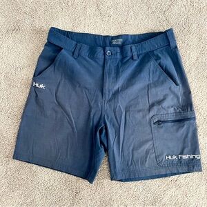 Huk Fishing Men’s Performance Shorts Size XXL Blue Cargo Zip Pockets